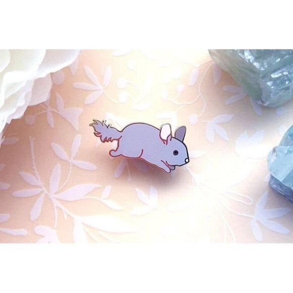 Chibi Pet Chinchilla Enamel Pin‎ - Gold Plated Animal Jewelry & Brooch - Picture 7 of 9
